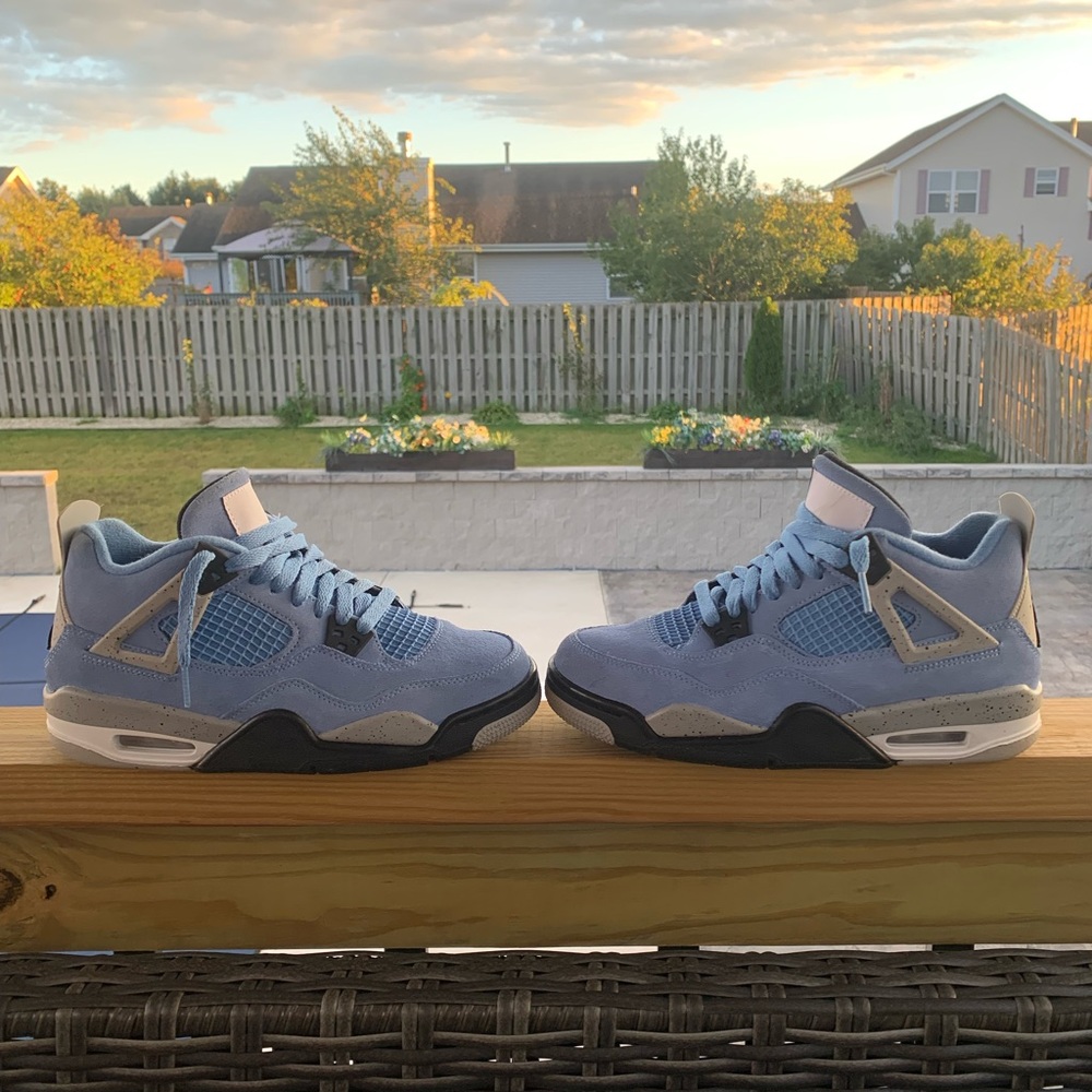 Jordan 4 university blue